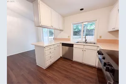 845 SE 8th St, Gresham, OR 97080 - Photo 7
