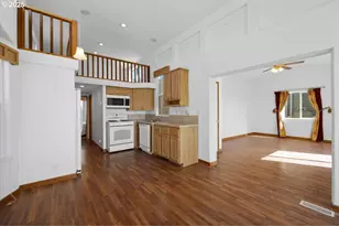 16252 Tolman Ln, Brookings, OR 97415 - Photo 21