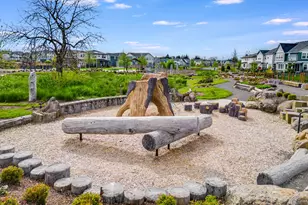 8273 SE Crescent Dr, Hillsboro, OR 97123 - Photo 17