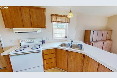 94120 Strahan St #113, Gold Beach, OR 97444 - Photo 3