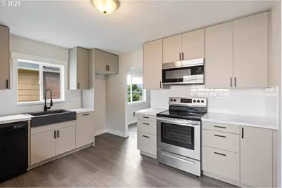 1811 15th Ave, Longview, WA 98632 - Photo 7