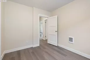 1811 15th Ave, Longview, WA 98632 - Photo 9