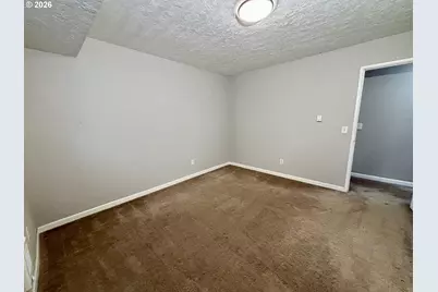 2058 NE Hogan Dr, Gresham, OR 97030 - Photo 17