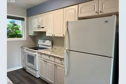 2058 NE Hogan Dr, Gresham, OR 97030 - Photo 3