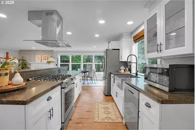 14890 SW Village Ln, Beaverton, OR 97007 - Photo 19