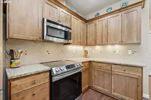 2674 NW Mt Ashland Dr, McMinnville, OR 97128 - Photo 17