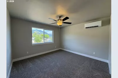 1123 Laura St, Myrtle Creek, OR 97457 - Photo 13