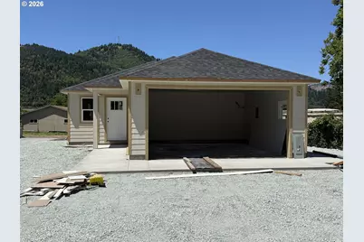 1123 Laura St, Myrtle Creek, OR 97457 - Photo 1