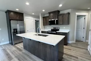 1123 Laura St, Myrtle Creek, OR 97457 - Photo 9