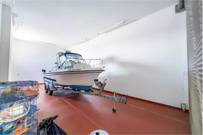 2580 N Bayshore Dr, Coos Bay, OR 97420 - Photo 11