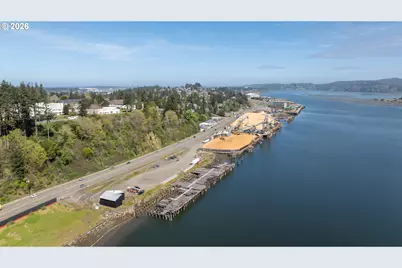 2580 N Bayshore Dr, Coos Bay, OR 97420 - Photo 17