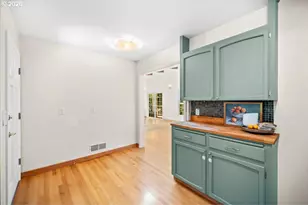 10332 SW Lancaster Rd, Portland, OR 97219 - Photo 21