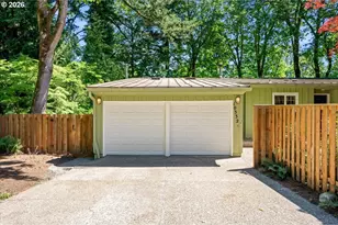 10332 SW Lancaster Rd, Portland, OR 97219 - Photo 3