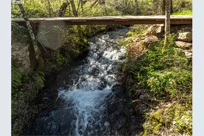 455 Country Club Rd, Hood River, OR 97031 - Photo 5