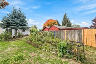 1753 Elkay Dr, Eugene, OR 97404 - Photo 41