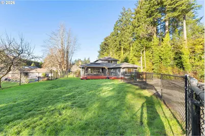 2324 13th St, North Bend, OR 97459 - Photo 3