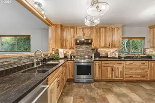 2324 13th St, North Bend, OR 97459 - Photo 13