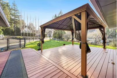 2324 13th St, North Bend, OR 97459 - Photo 7