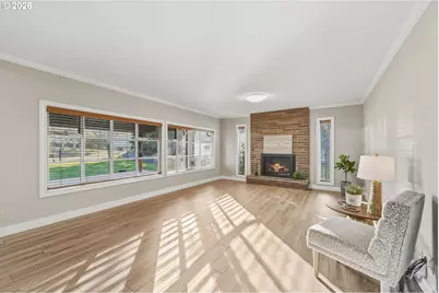 2324 13th St, North Bend, OR 97459 - Photo 9