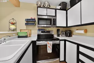 7169 SW Sagert St, Tualatin, OR 97062 - Photo 9