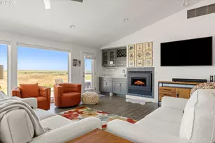 89026 Ocean Dr, Warrenton, OR 97146 - Photo 13