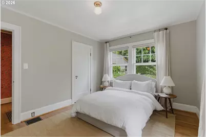 1002 SE 54th Ave, Portland, OR 97215 - Photo 13