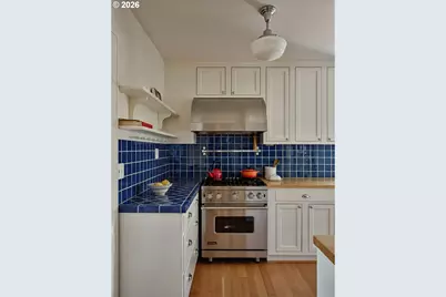 1002 SE 54th Ave, Portland, OR 97215 - Photo 9