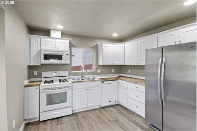 1641 SE Marsters Ave, Roseburg, OR 97470 - Photo 21