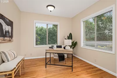 2053 Lakeview Dr, Eugene, OR 97408 - Photo 13