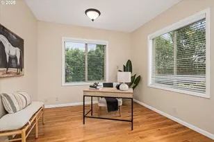 2053 Lakeview Dr, Eugene, OR 97408 - Photo 13