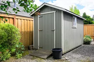 2053 Lakeview Dr, Eugene, OR 97408 - Photo 35