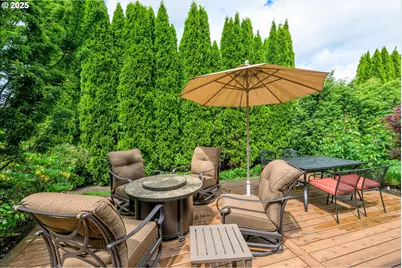 2053 Lakeview Dr, Eugene, OR 97408 - Photo 33