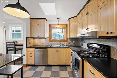 916 G St, Springfield, OR 97477 - Photo 23