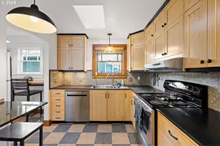 916 G St, Springfield, OR 97477 - Photo 23