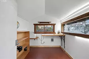 916 G St, Springfield, OR 97477 - Photo 41