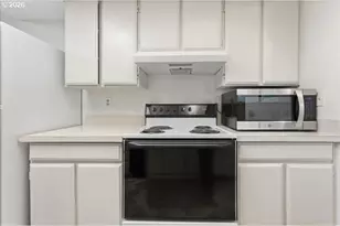 12140 SW Camden Ln, Beaverton, OR 97008 - Photo 17