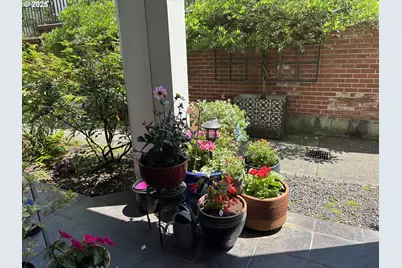 196 SE Spokane St #106, Portland, OR 97202 - Photo 19