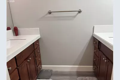 196 SE Spokane St #106, Portland, OR 97202 - Photo 13