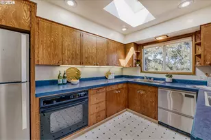 5767 Terrace Dr, West Linn, OR 97068 - Photo 9