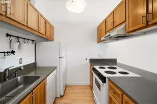 1910 SW 18th Ave, Portland, OR 97201 - Photo 11