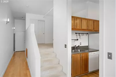 1910 SW 18th Ave #34, Portland, OR 97201 - Photo 9