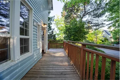 7228 SW 4th Ave, Portland, OR 97219 - Photo 5
