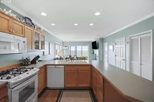 1113 N Hwy 101, Depoe Bay, OR 97341 - Photo 37