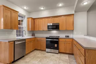 858 NE Caden Ave, Hillsboro, OR 97124 - Photo 11