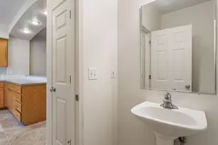 858 NE Caden Ave, Hillsboro, OR 97124 - Photo 23