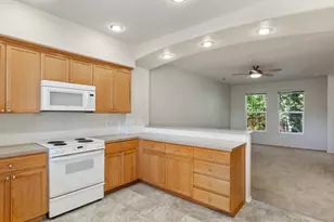 858 NE Caden Ave, Hillsboro, OR 97124 - Photo 17