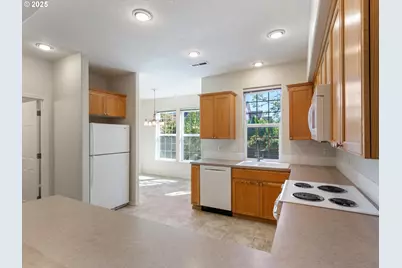 858 NE Caden Ave, Hillsboro, OR 97124 - Photo 13