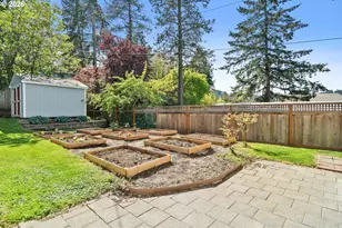 490 E 46th Ave, Eugene, OR 97405 - Photo 31