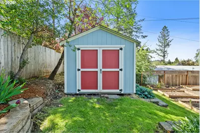 490 E 46th Ave, Eugene, OR 97405 - Photo 29