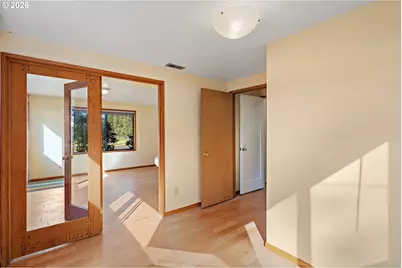 490 E 46th Ave, Eugene, OR 97405 - Photo 39